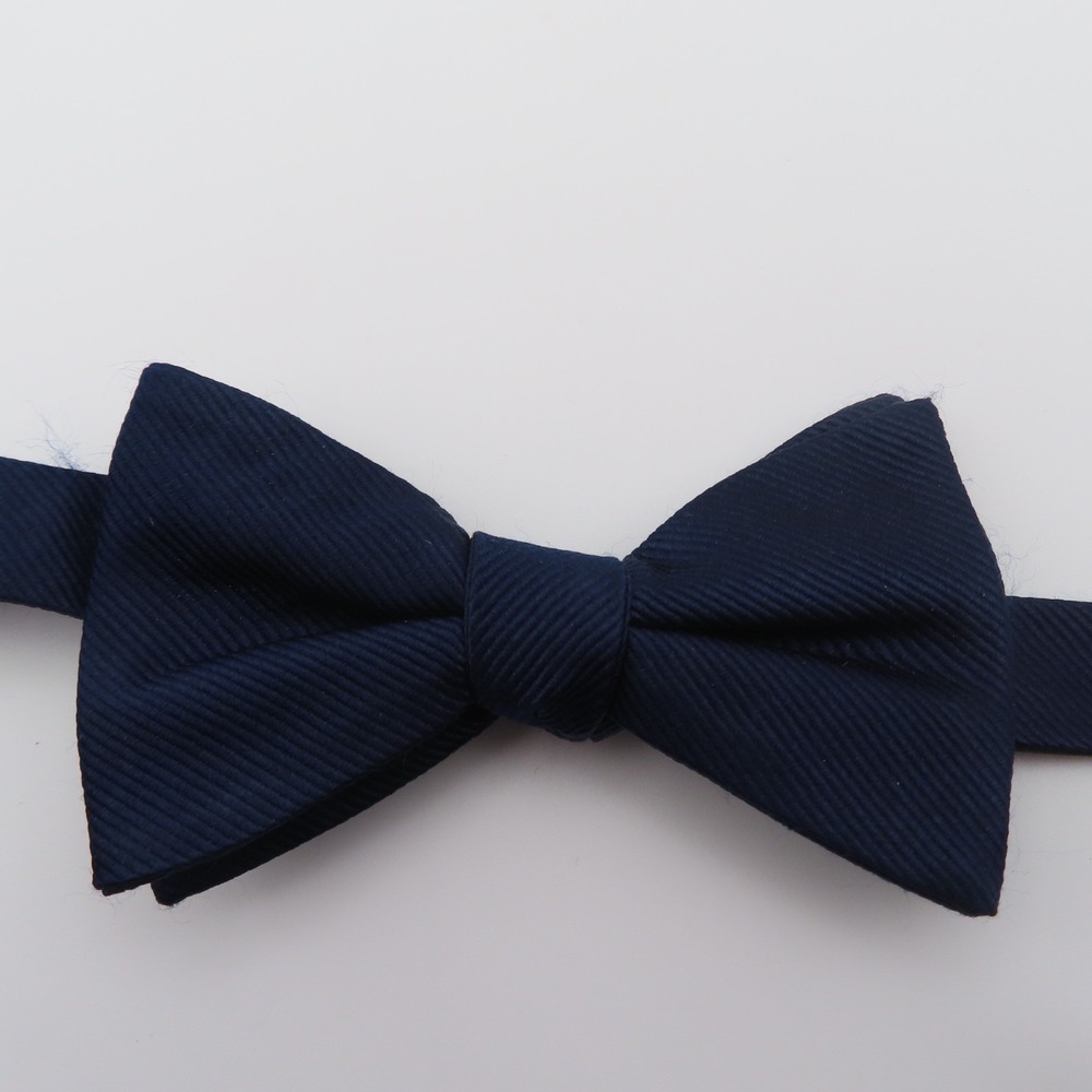 Tommy Hilfiger Bow Tie Blue Solid Ribbed 2.25" Wide Pre Tie Silk